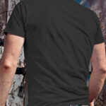 T-shirt avec logo en forme de lame de t [Numérique]
